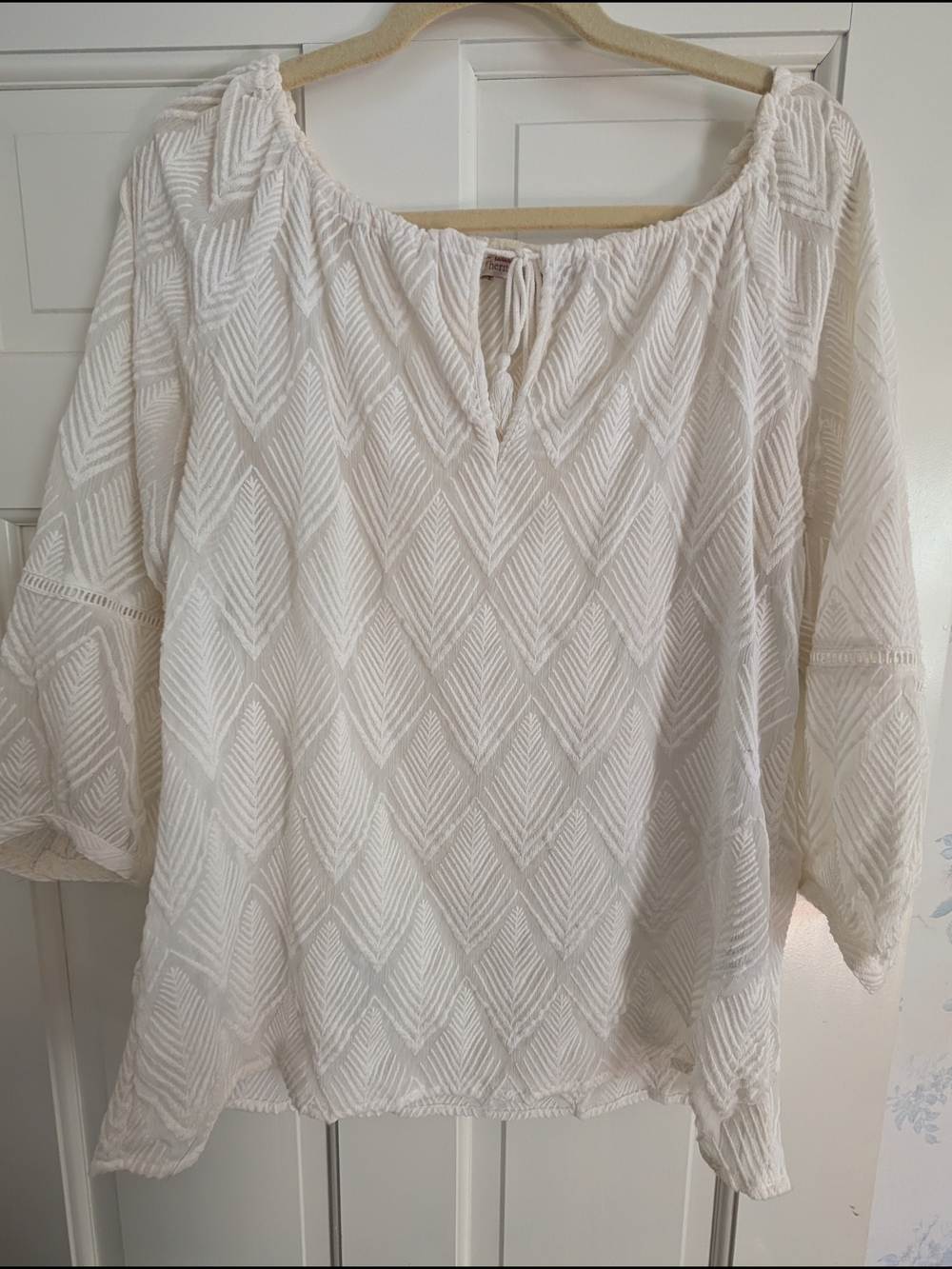 Banana Republic White Textured Boatneck Peasant Blouse